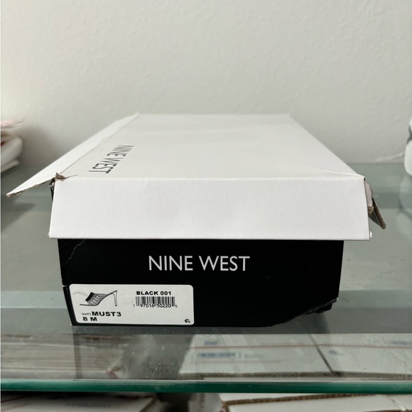 Used Nine West black shoes size 8m. - Picture 2 of 8